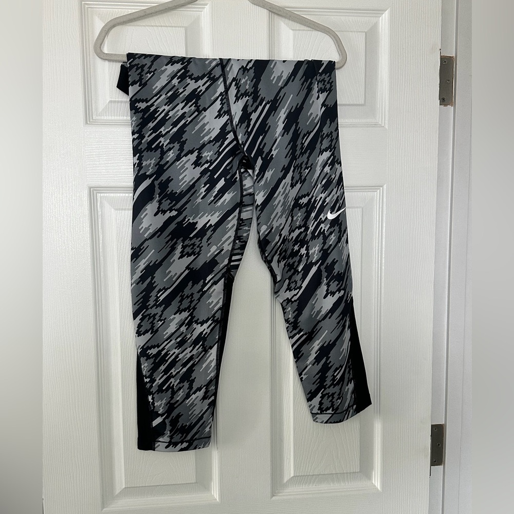 Nike Dynamic Black and Gray Leggings